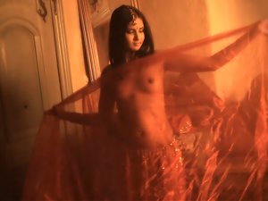 Priyanka Seductive Dance In Sari - Movies