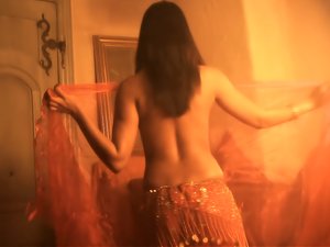 Priyanka Seductive Dance In Sari - Movies